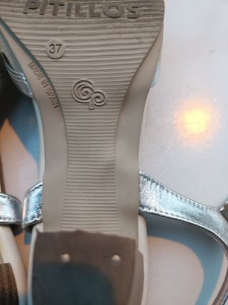 Sandalias Pitillos Tacón Medio Beige/Plata