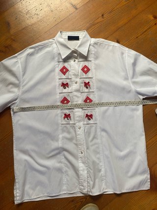 Camicia cotone bianca con applicazioni rosse