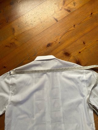 Camicia cotone bianca con applicazioni rosse