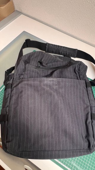 Maletín Eastpak azul Rayas