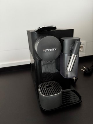 Cafetera Nespresso DeLonghi EN 500B