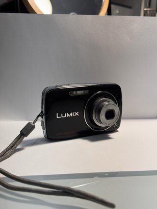 Cámara Panasonic Lumix Negra