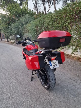 BMW S1000XR 2015 Roja y Negra