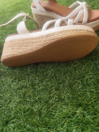 Sandalias Popa cuña esparto blancas