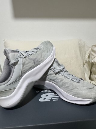 Nike Legend Essential 3 Gris/Blanco Talla 42
