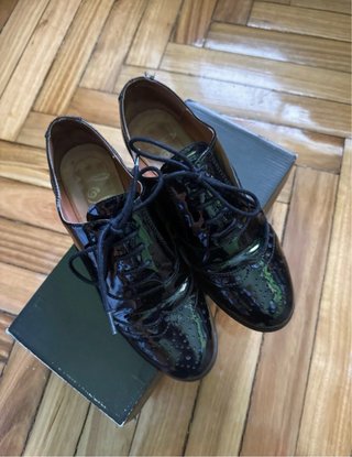 Zapatos charol mujer negros