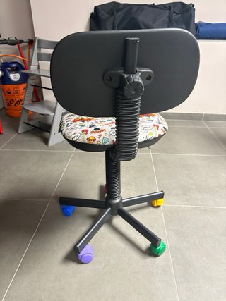 Silla giratoria infantil cómic