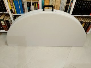 Mesa redonda plegable blanca