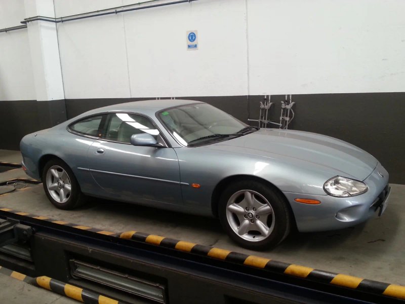 Jaguar XK8 1997 - foto 1