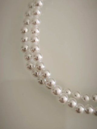 Conjunto de bijuteria dourado e branco