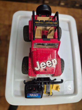 Coche Jeep  + Mando y Cargador