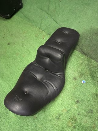 Asiento Mustang Harley Davidson Dyna