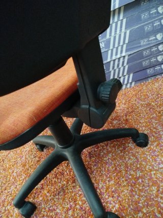 Silla giratoria oficina naranja