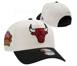 Gorra New Era Chicago Bulls Blanca y Negra