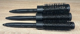 2 Camisetas L'Oréal Professionnel Negras