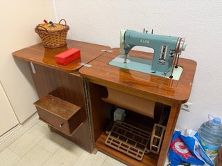 Máquina de coser Alfa de madera