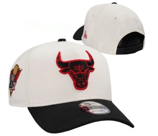 Gorra New Era Chicago Bulls Blanca y Negra