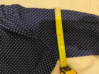 Blusa azul marino de puntos manga larga