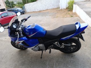 Suzuki GSX650F Azul y Blanca