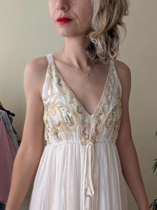 Vestido blanco y dorado talla S/M