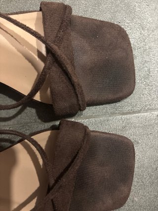 Sandalias marrones de tiras