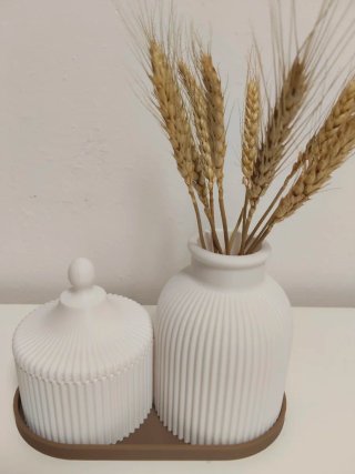 Conjunto joyero y jarrón blanco
