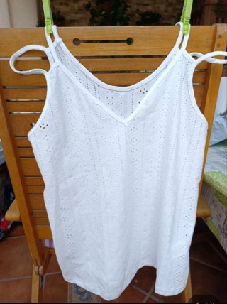 Camiseta blanca tirantes bordada