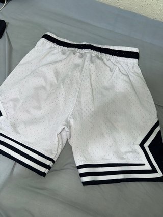 Pantalón corto baloncesto Jordan blanco y negro