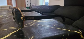 Occhiali da sole Versace neri e dorati