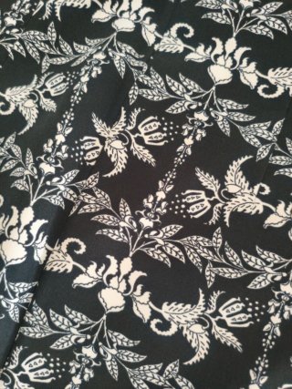 Falda Zara Neopreno Estampado Flores