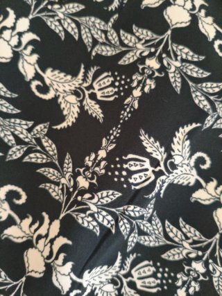 Falda Zara Neopreno Estampado Flores