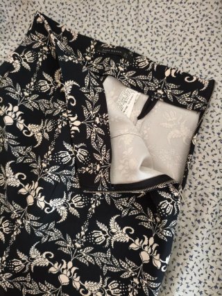 Falda Zara Neopreno Estampado Flores