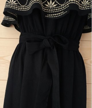 Vestido negro bordado S + cinturón. Nuevo. Talla S
