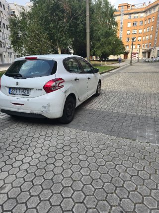 Peugeot 208 2014