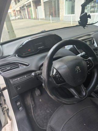 Peugeot 208 2014