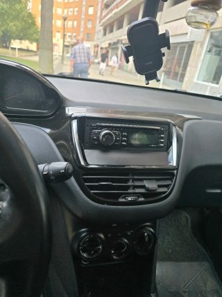 Peugeot 208 2014