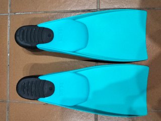 Aletas de natación azules