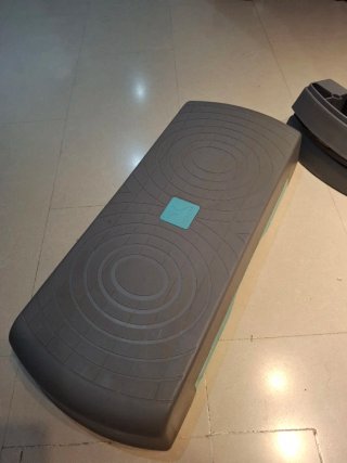 Step Domyos gimnasio 67x28x16cm