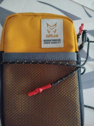 Bolso bandolera naranja y malla
