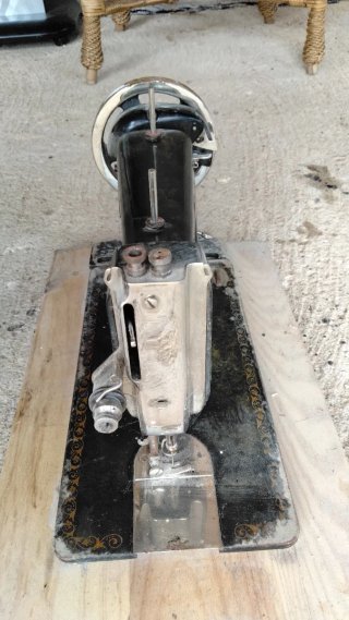 Máquina de coser Wertheim antigua