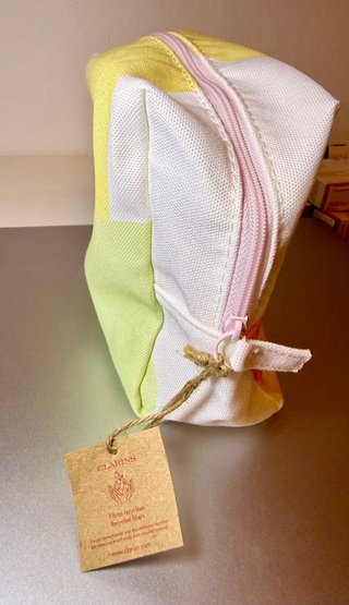 Kit de cuidados Clarins com 12 produtos