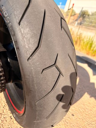 Suzuki GSX-R Roja y Blanca