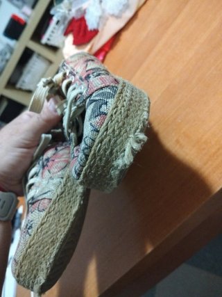 Zapatos niña floral beige y rosa talla 33