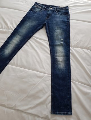 Pantalón azul oscuro vaquero ajustado Zara