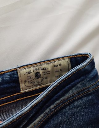 Pantalón azul oscuro vaquero ajustado Zara