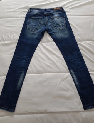 Pantalón azul oscuro vaquero ajustado Zara