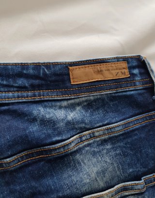 Pantalón azul oscuro vaquero ajustado Zara