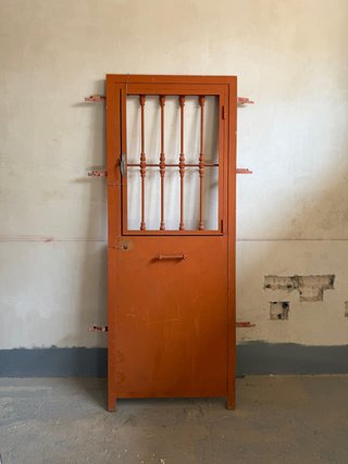 Puerta Hierro Exterior Naranja