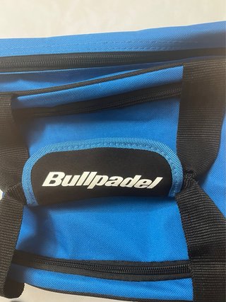 Bolsa paletero Bullpadel con etiqueta interna aut.