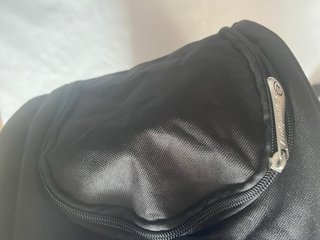 Bolsa paletero Bullpadel con etiqueta interna aut.